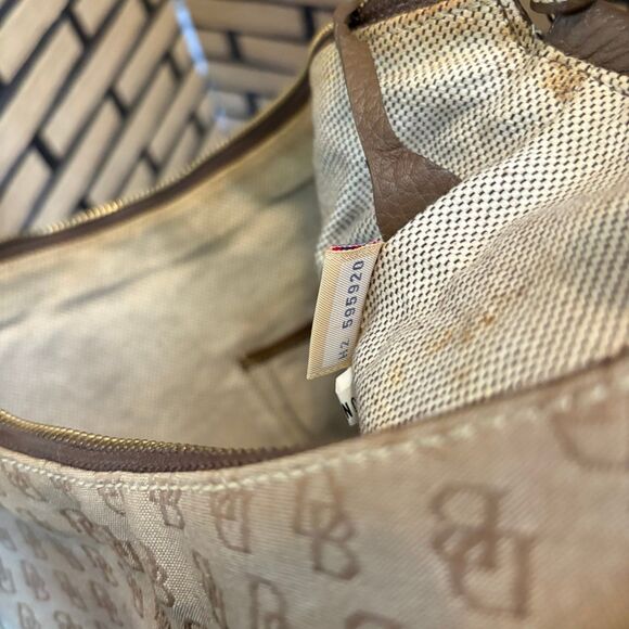 Dooney‎ & Bourke Tan Hobo Style Shoulder Bag - Picture 9 of 9